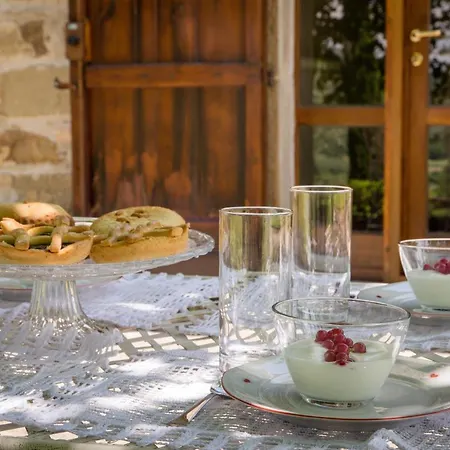Villa Sleeps 7 *
